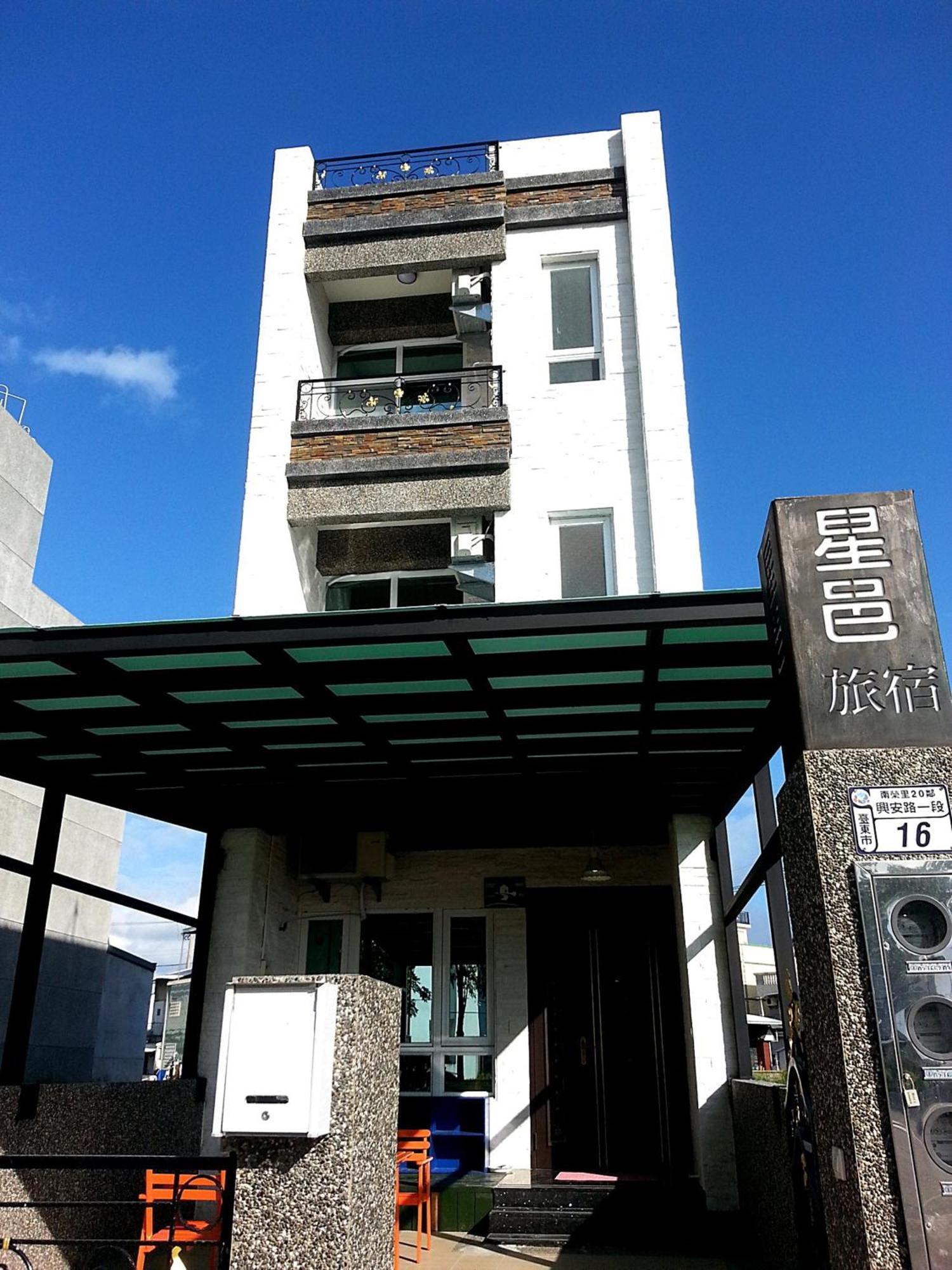 I Star Bed And Breakfast T'ai-tung Buitenkant foto